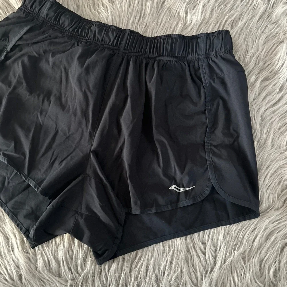 Saucony Athletic Shorts Womens Size Large Black Stretchy Lined Short - Picture 2 of 4